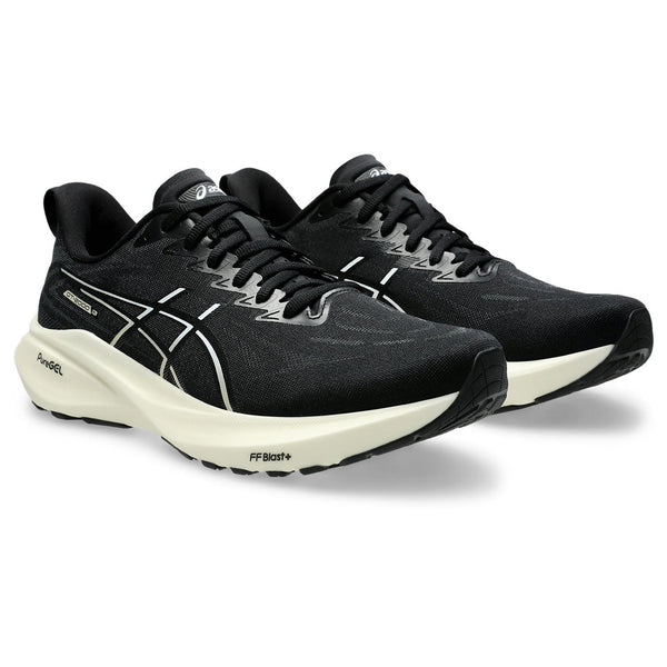 The GT-2000 13 has black laces and a black tongue that combine to create a classic look.