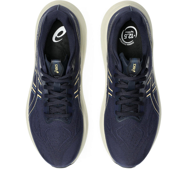 Navy laces are used to match the upper.