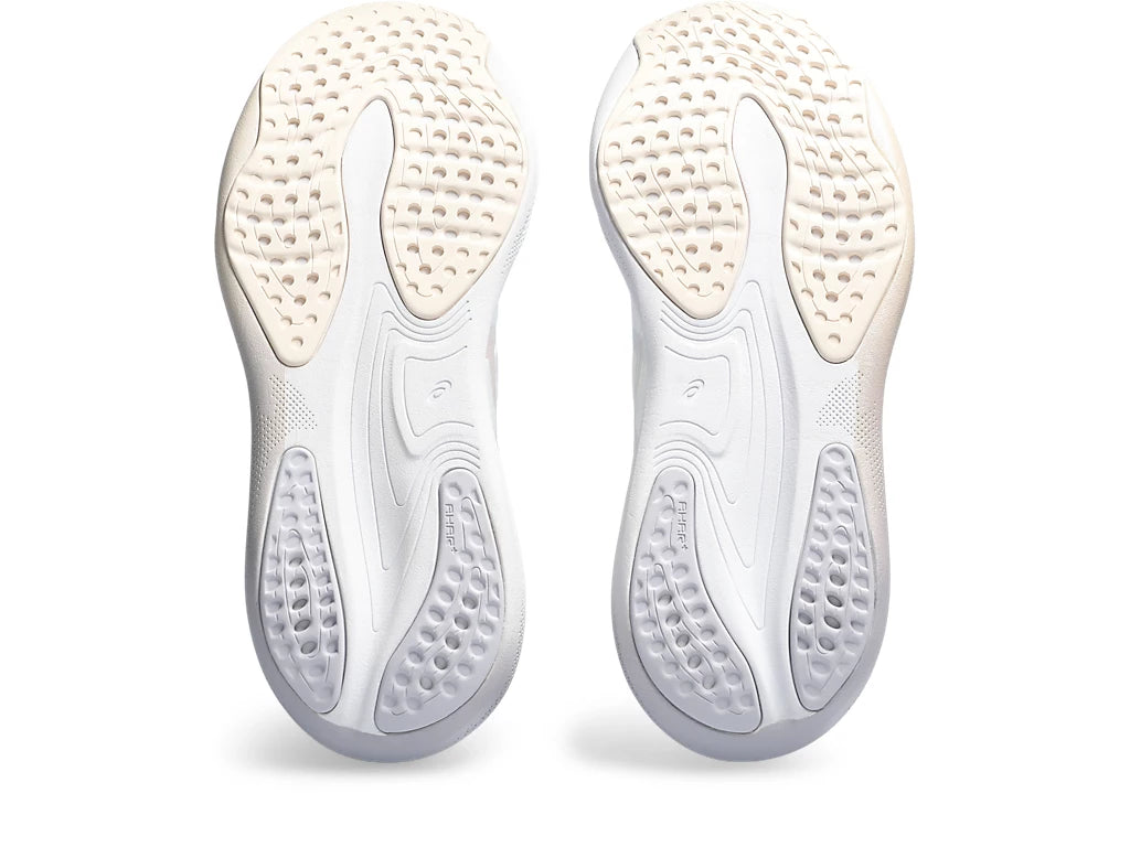 Bottom (outer sole) view of the Women's Nimbus 25 in Anniversary White/Rose Dust