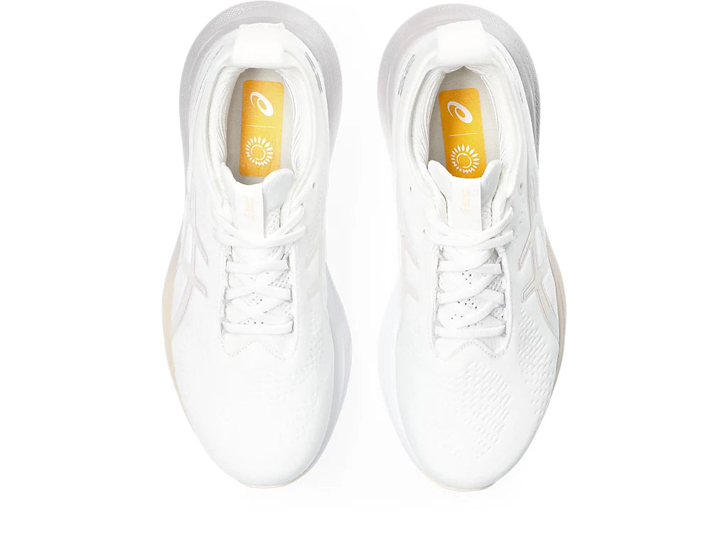 Top view of the Women's Nimbus 25 in Anniversary White/Rose Dust