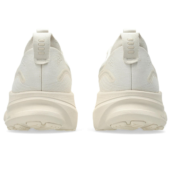 The back of these Women's Kayano 32 running sheos hae a pull tab the same color as the upper.