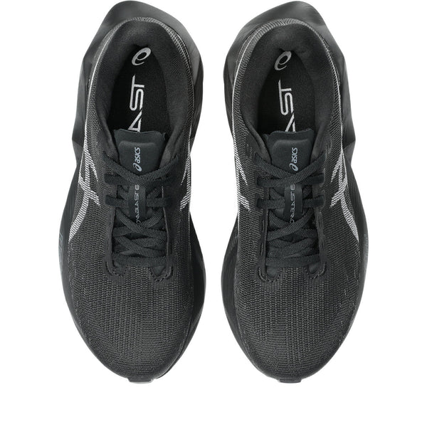Black laces are used to match the upper.