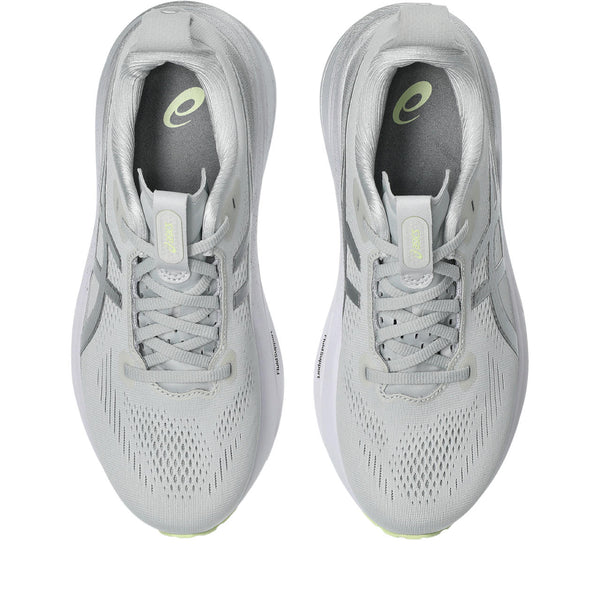 Grey laces are used to match the upper.