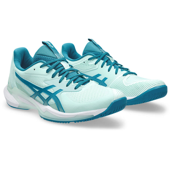 Featuring SPEEDTRUSS™ technology, this tennis shoe improves your agility to move around the court. It also helps you experience better acceleration when dashing forward.