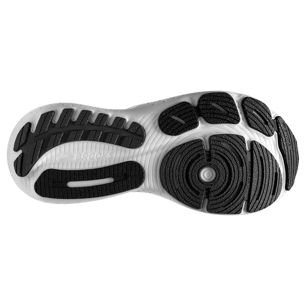 The outsole of the men's Glycerin 21 is the ame black and white color as the upper