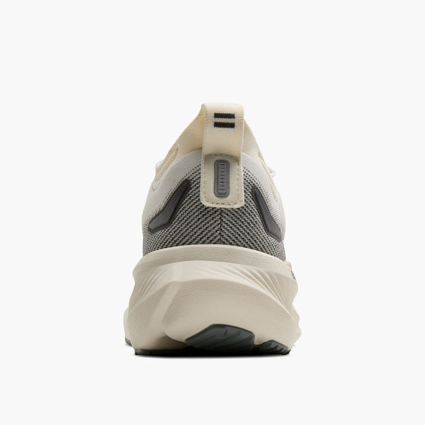 The wide base combined with tuned heel and forefoot geometry provides smooth transitions.