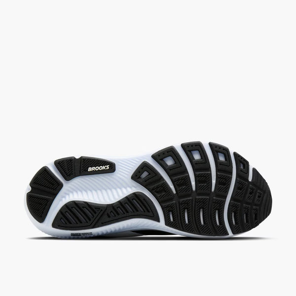 Black rubber is used on the outsole.