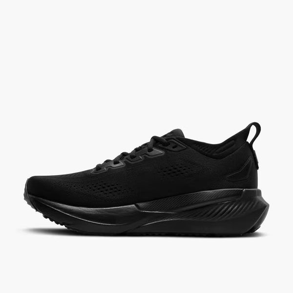 Vertical lines run through the midsole