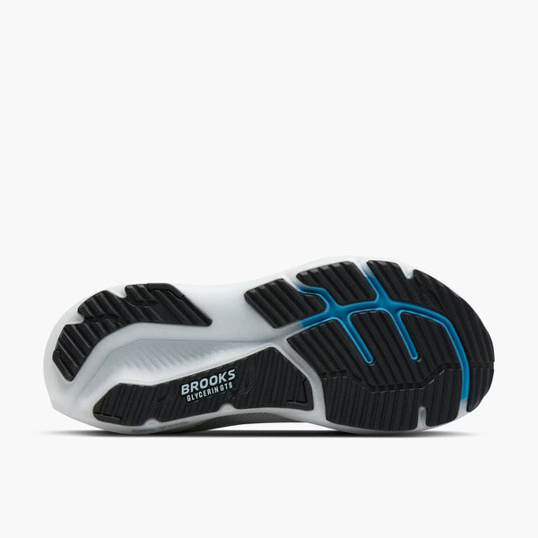 Black rubber is used on the outsole