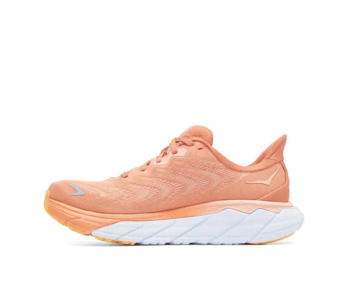 Medial view of the Women's Arahi 6 in SUN BAKED / SHELL CORAL
