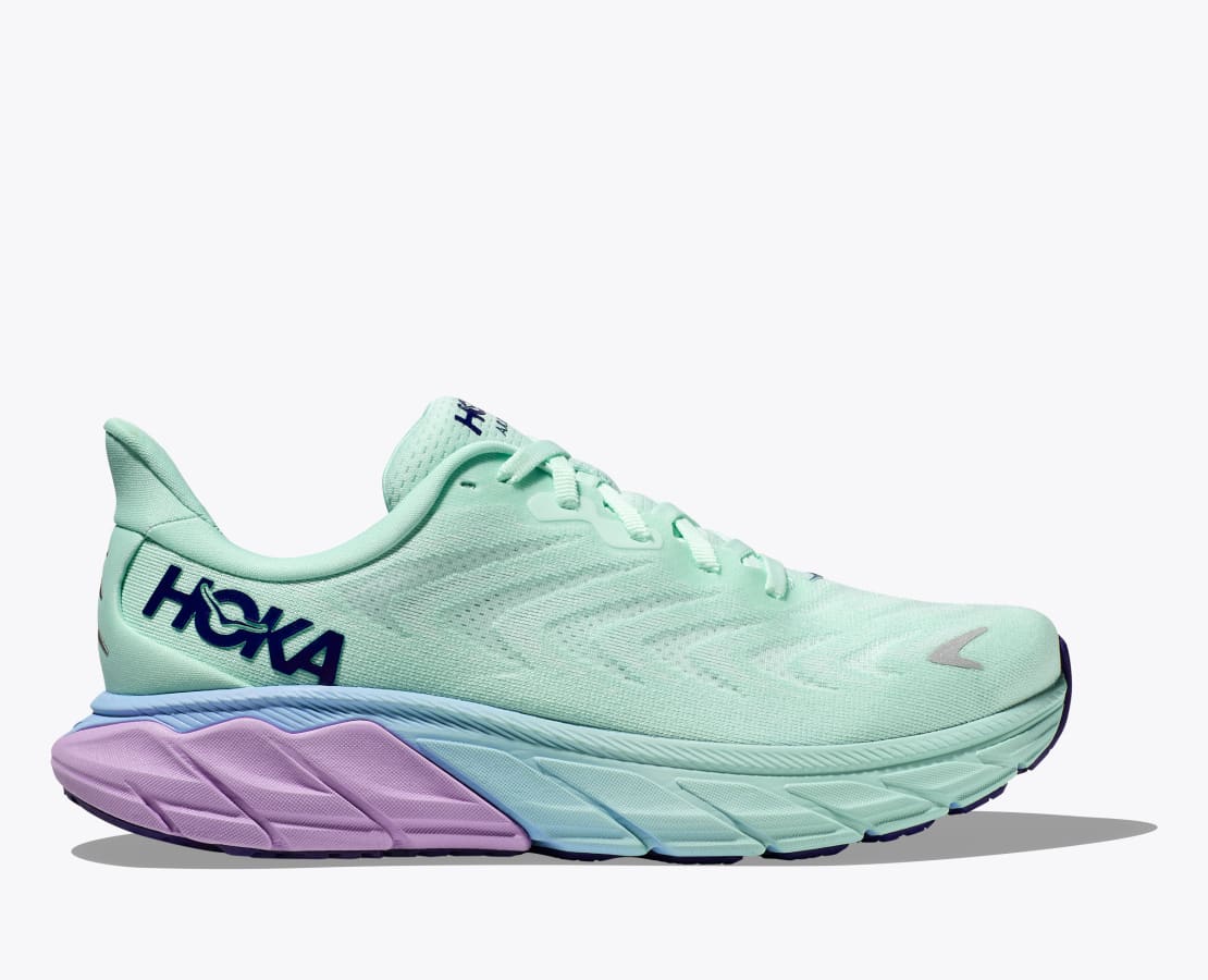 Lateral view of the Women's Arahi 6 by HOKA in the color Sunlit Ocean/Lilac Mist