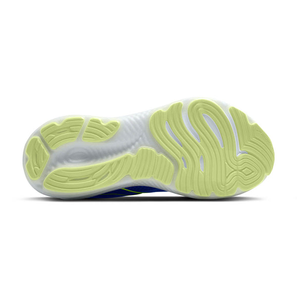 Neon yellow rubber is used on the outsole of this shoe which contrasts the white midsole.