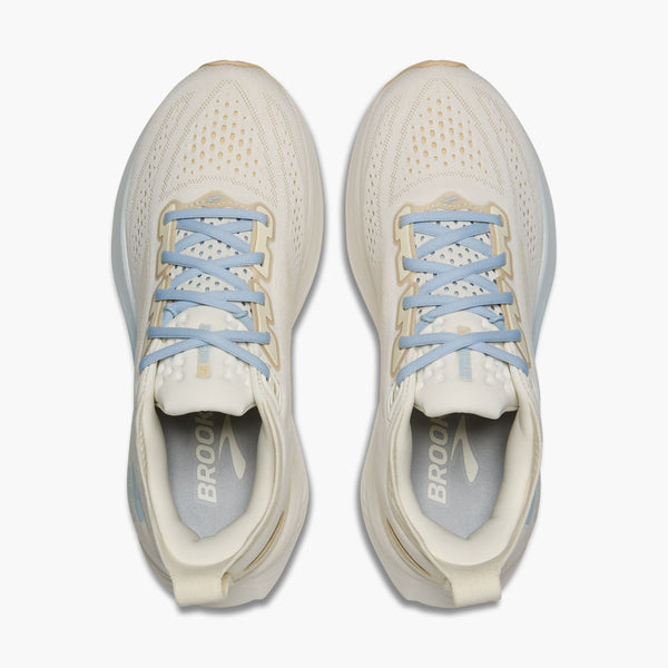 The triple jacquard warp knit creates a more plush comfortable fit.