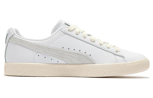 This Men's Clyde features a premium leather on the upper with a suede form stripe. Low top sneaker; Lace-up closure; Suede form strip; Gold foiled and debossed logo.