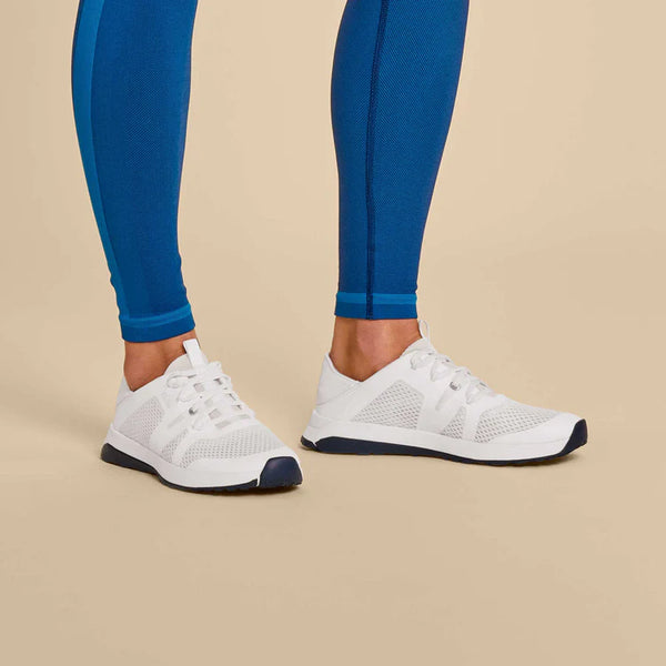 front view of womens huia