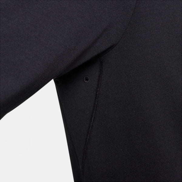 up close front view of mens primary long sleeve