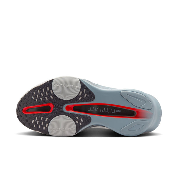 The outsole of the Alphafly 3 has an opening in the middle of the shoe where the carbon plate is.