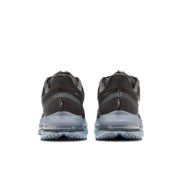 The heel area of the Pegasus Premium has a swoosh right in the middle of the back.