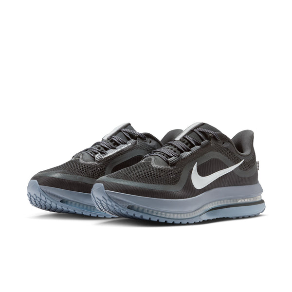 The midsole of the Nike Pegasus premium has a large air pocket that wraps around the shoe.