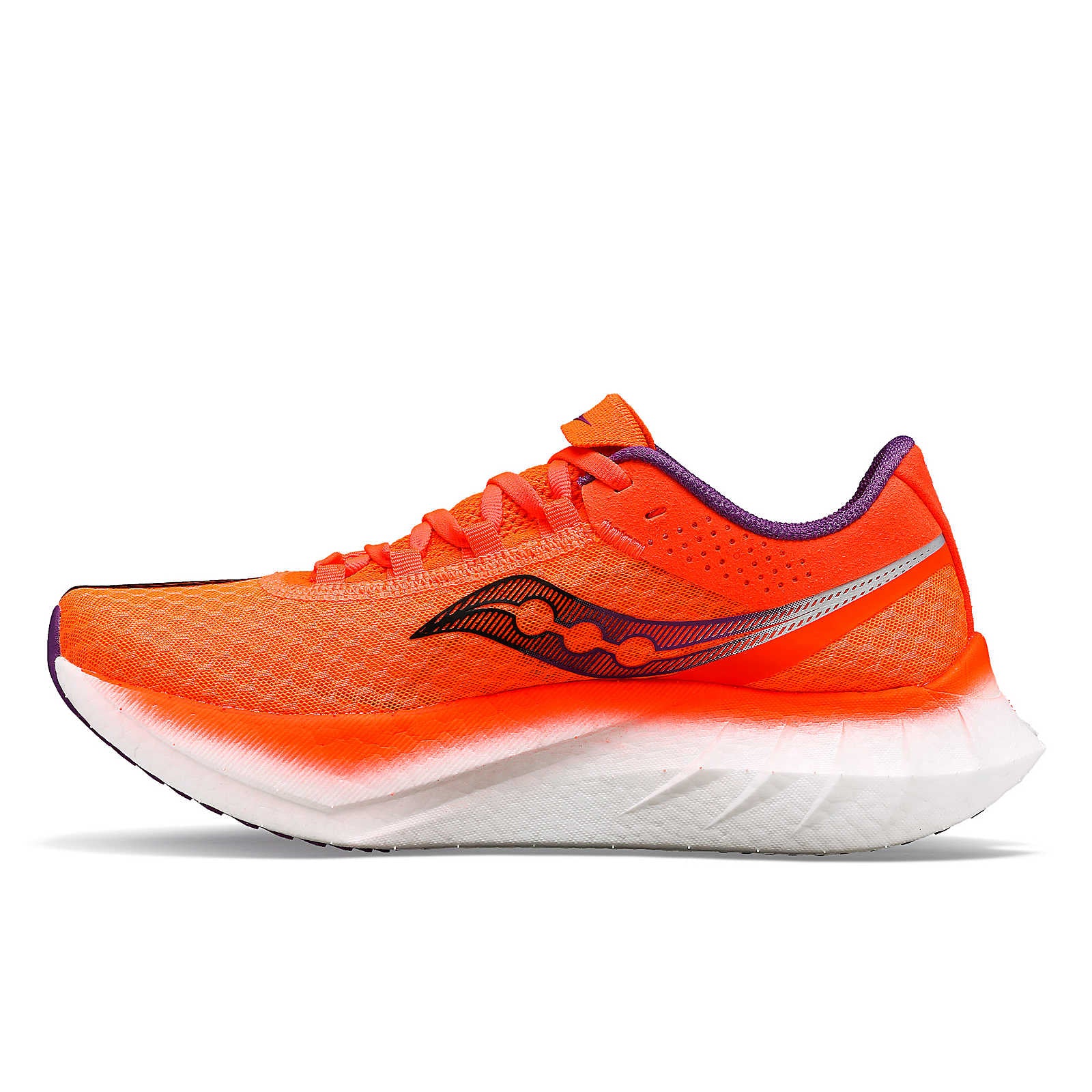 The medial side of te Endorphin Pro 4 is fairly basic and has the Saucony logo 