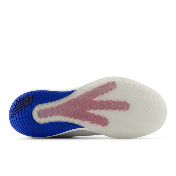 The outsole of these pickleball shoes have a transparent look.