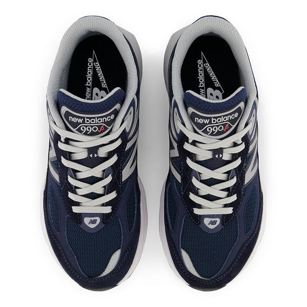 The top view of the 990V6 shoes all the same fashion details of the adult shoe