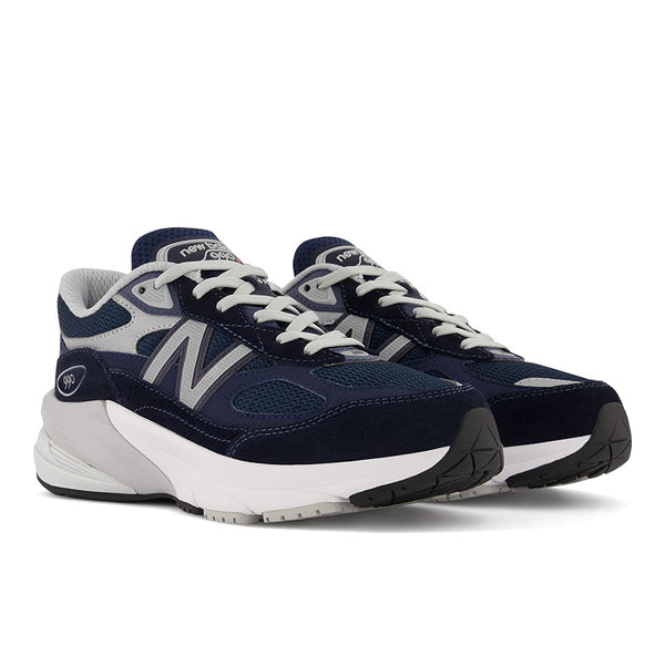 The Grade School version of the 990V6 looks exactly like the adult version