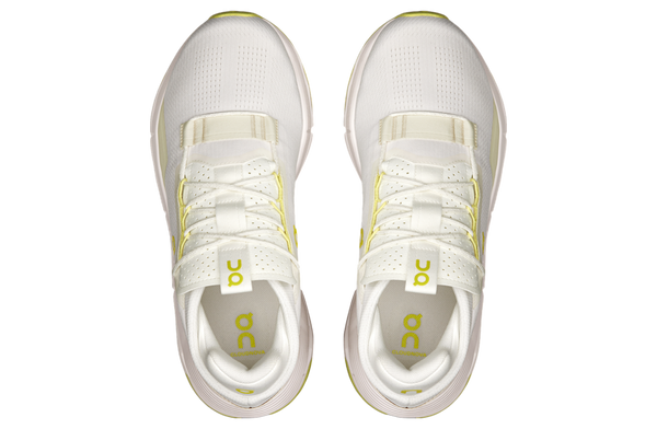 The heel pillow has been stabilized for added stability and speed.