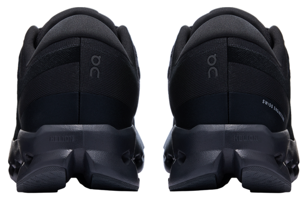 The durable computer-optimized outsole is ocmfortable and responsive.