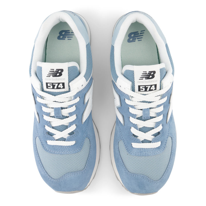 From above the great shape and silhouette of the 574 shows why this is such a classic shoe