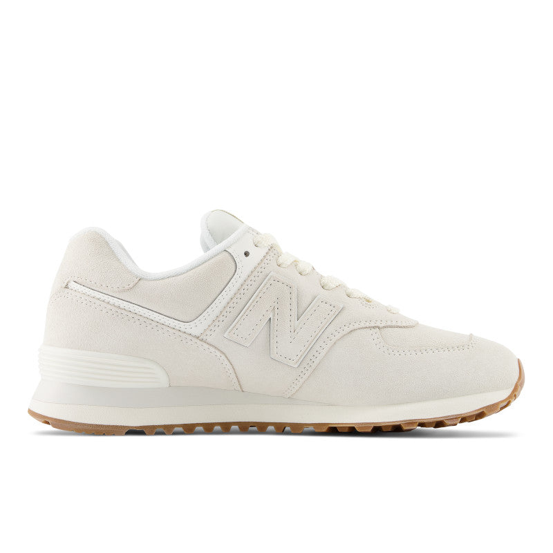 The tonal colors of this unisex 574 look great from the lateral view