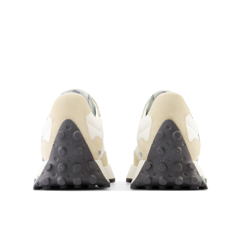 The heel and outsole of the 327 provides a very unique look with a waffle/dot design