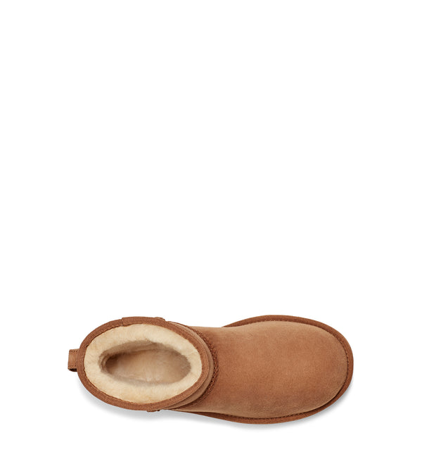 A birds-eye view of this boot shows it has a white wool lining.