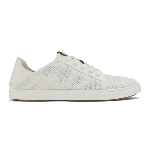 Whether you’re exploring the dry caves and beaches along Kaua‘i’s north shore, or cruising the Strand at Manhattan beach, you’ll find the perfect companion in the Women's OluKai Pehuea Lī. It's lightweight, breathable and features an airy, all-mesh upper. The energetic Pehuea Lī is always ready for adventure, no matter where you’re headed.