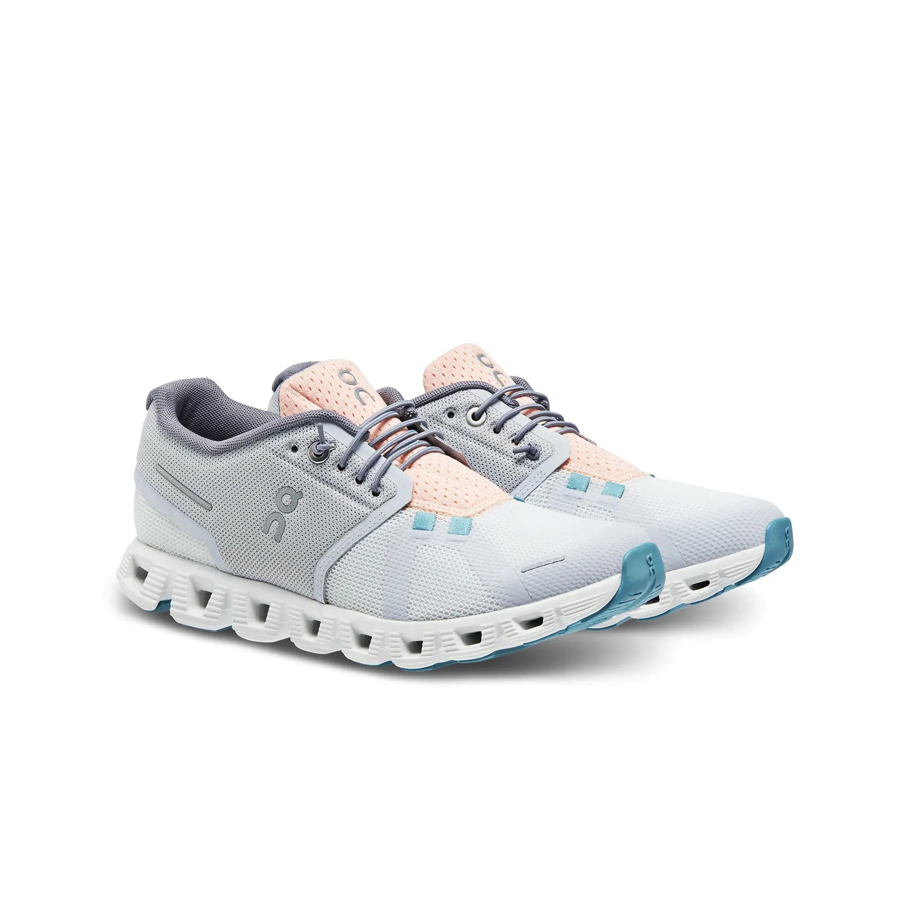 Front angled view of the pair of Women's ON Cloud 5 Push shoes in the color Glacier/Undyed White