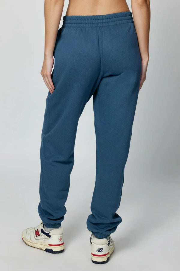 back view of womens boyfriend sweatpant