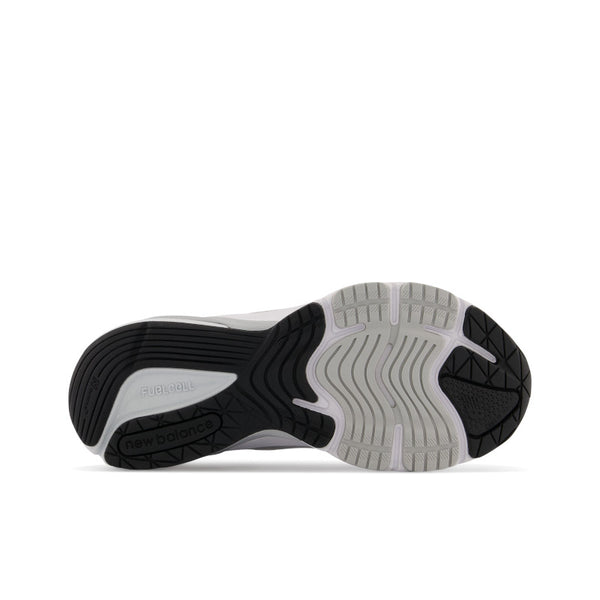 The outsole of the Kid's 990 is shaped just like the adult version to provide the best grip and movement possible