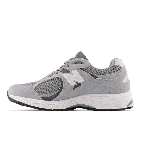 The medial side of this 2002R from NB has all the same characteristics as the lateral side