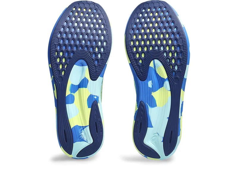 Bottom (outer sole) view of the Men's Noosa Tri 15 in Illusion Blue/Aquamarine