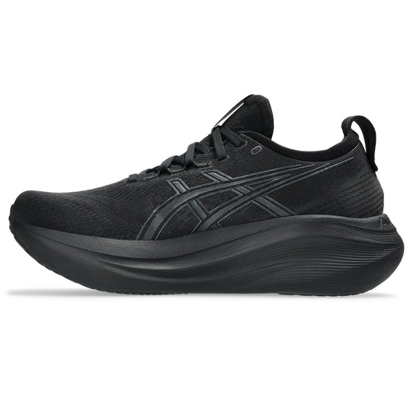 Curved lines run through the midsole giving it an aero-dynamic look. 