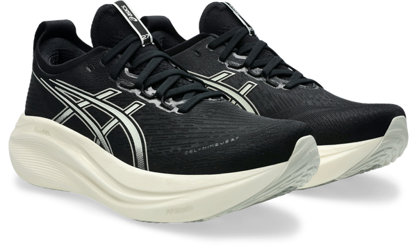 A white Asics logo is in the middle of the upper on both sides. 