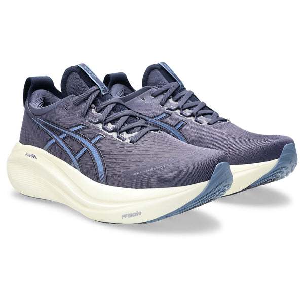 The outsole of this Nimbus 27 is the same color as the upper.