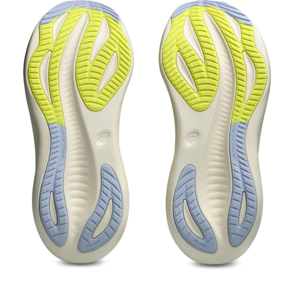 Neon yellow and light blue rubber is used on the outsole of this shoe. 
