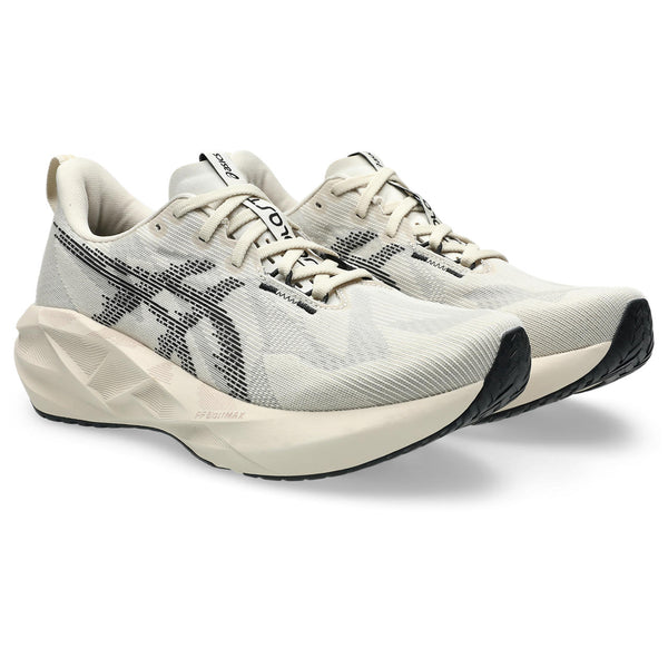 Men's Novablast 5 running shoe that is all a white and black colorway.