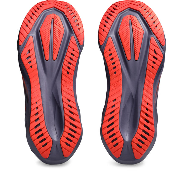 The outsole of the Novablast 5 has a small amount of rubber that is thin and goes around the edge of the entire outsole.