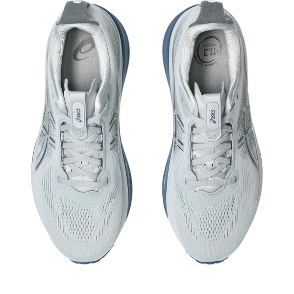 Grey laces are used to match the upper. 
