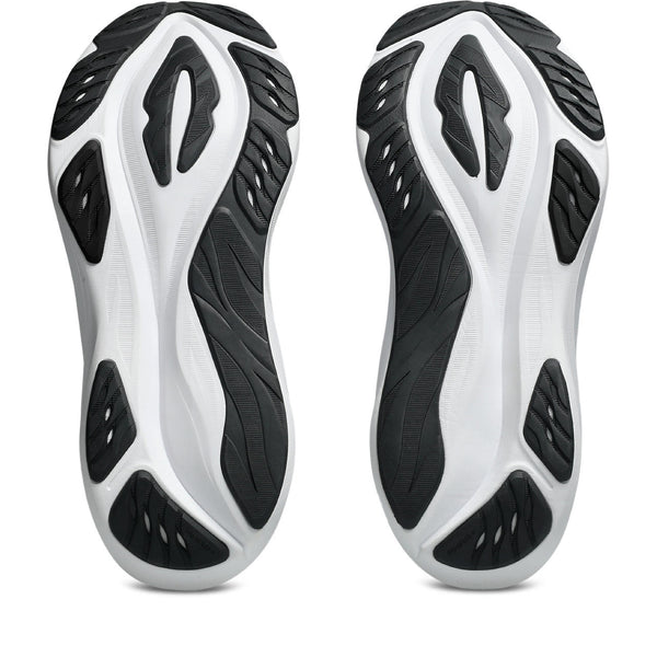Black rubber is used on the outsole.