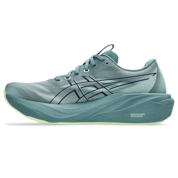3D Guidance system is printed on the midsole on the medial side.