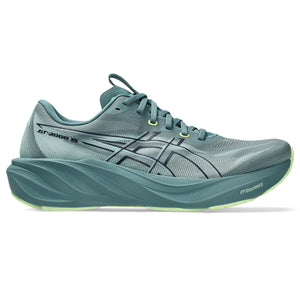 This GT-2000 15 has a teal upper and midsole. 