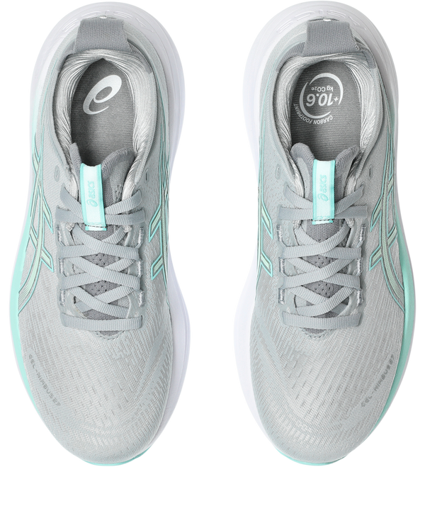 Grey laces are used to match the rest of the upper. 